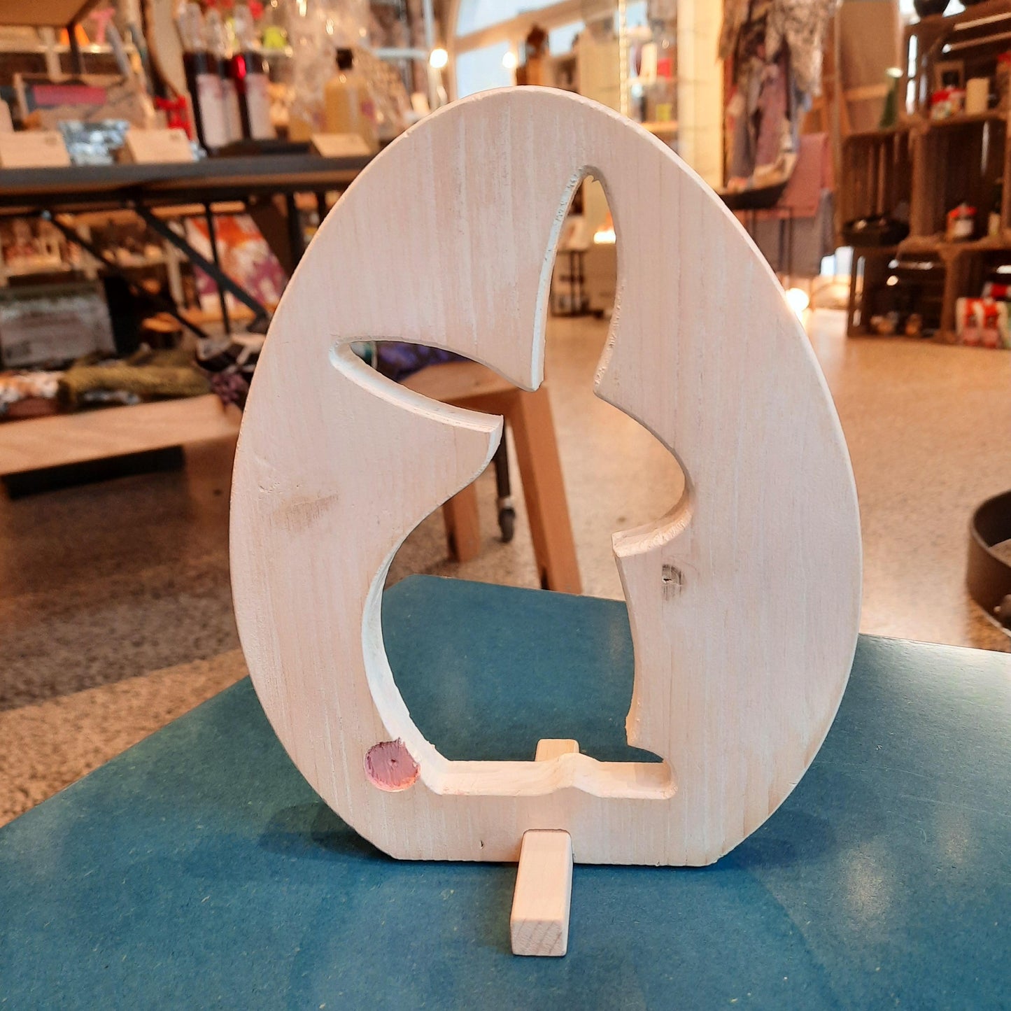 Ei mit Hase aus Holz mit Ständer holzfarben
