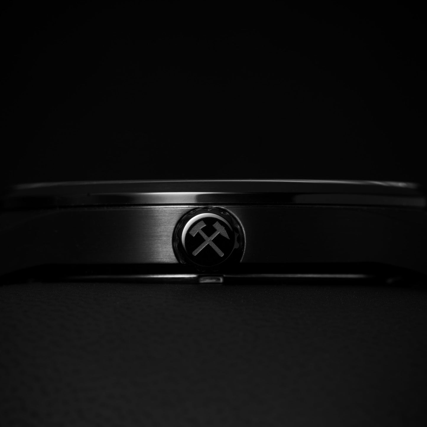 Armbanduhr Metropolis 42 schwarz